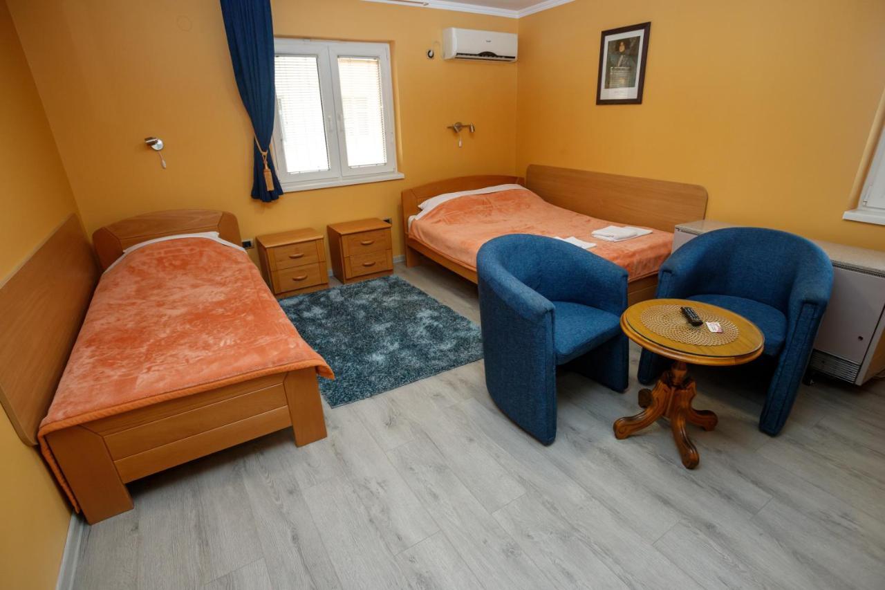 Guest House Mali Homtel Subotica Luaran gambar